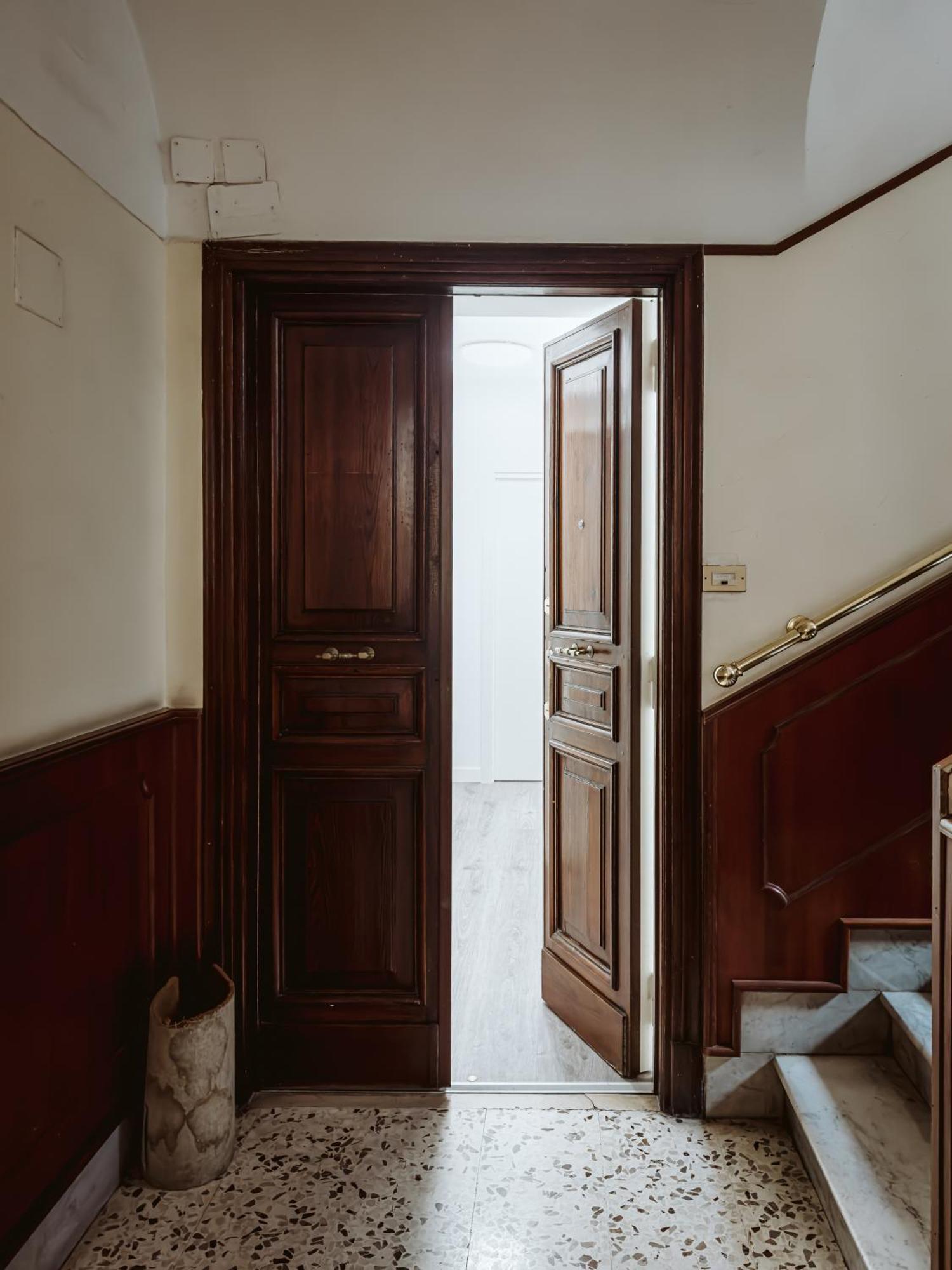 Casa Fabrizio - Metro San Giovanni ローマ エクステリア 写真