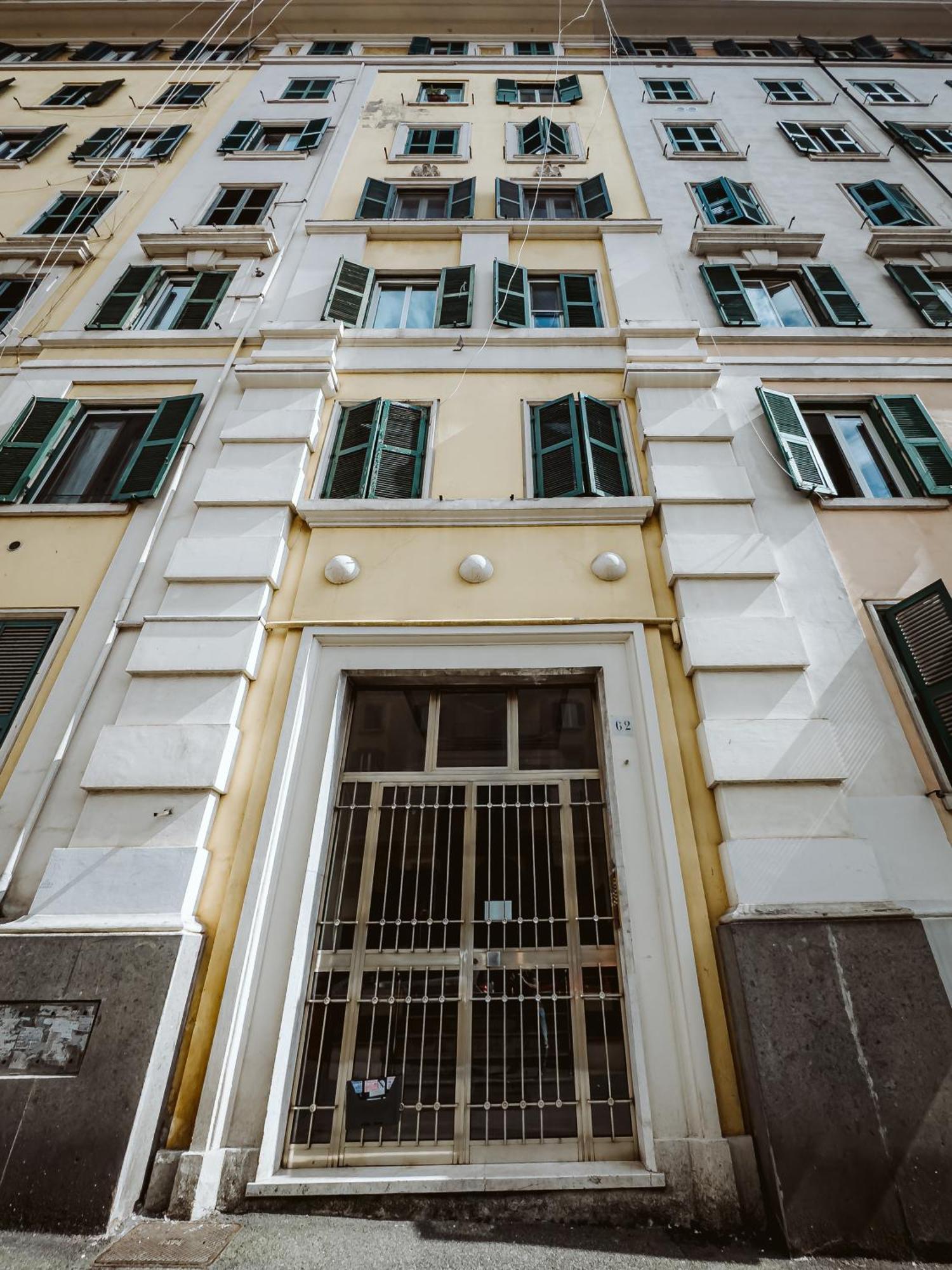 Casa Fabrizio - Metro San Giovanni ローマ エクステリア 写真