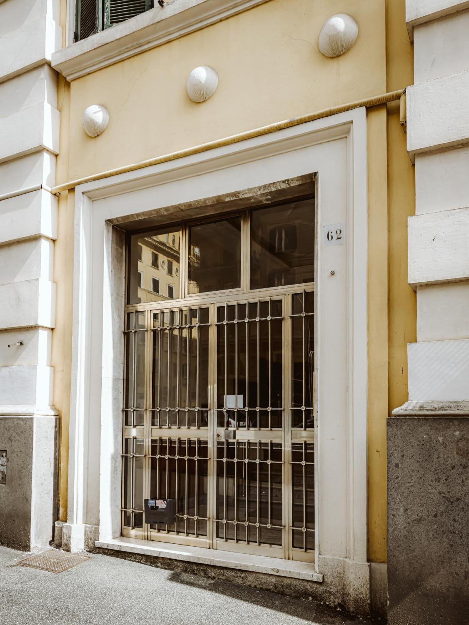 Casa Fabrizio - Metro San Giovanni ローマ エクステリア 写真